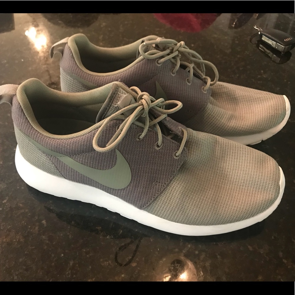 Nike Green Roshe Run Sneakers